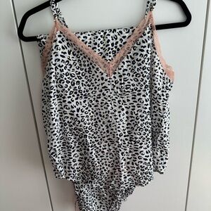 Victoria's Secret Leopard Pajama 3 Piece Set Size M
